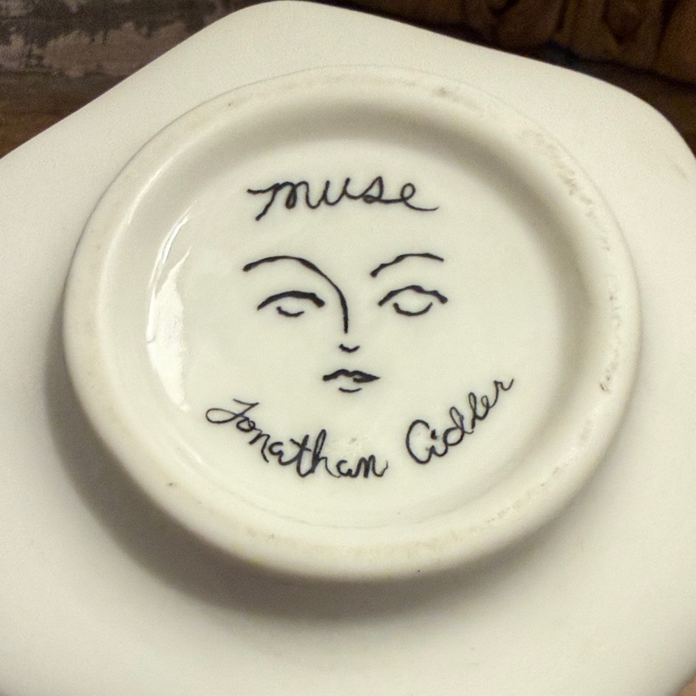 Jonathan Adler White Ceramic Face vase with Blue Interior - Picture 3 of 4